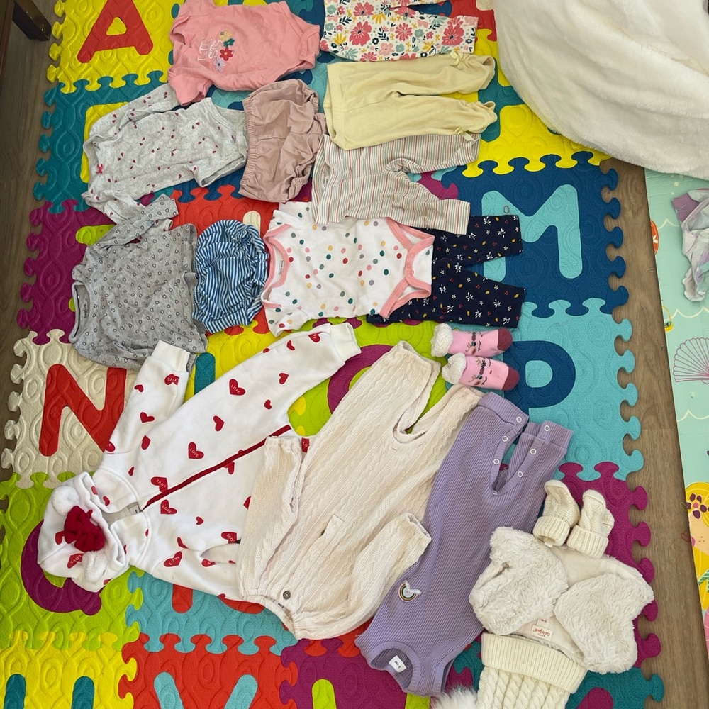 Baby girl clothing 0-6 months